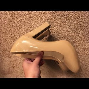 Bar III nude leather pumps size 5.5
